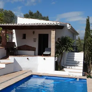 Cortijo Loma Leon Bed & Breakfast
